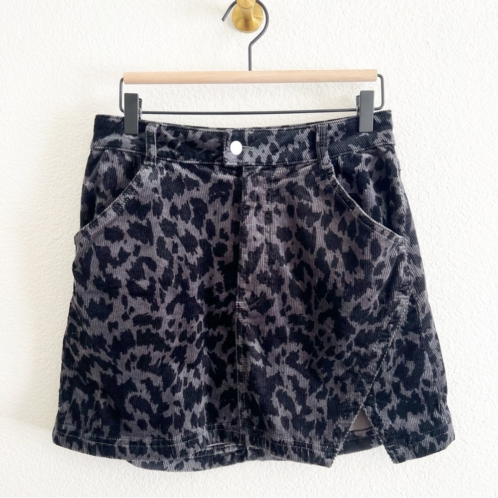 Pilcro Corduroy Mini Skirt in Black and Grey Leopard size 8 - Picture 2 of 7